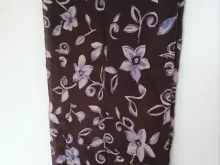 Tørklæde - Brun med blå blomster 100 % Silk