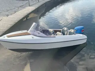Speedbåd Med Yamaha 40Hk Racing Motor 