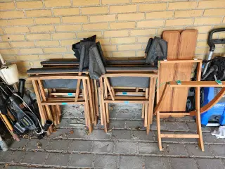 4 stk. teaktræs stole og 1 stk. teaktræsbord