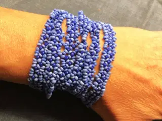 PERLEKÆDE med klare BLÅ PERLER - GLASPERLER