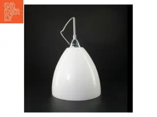 Hvid pendellampe (str. H. 38 cm ø. 21,5 cm)