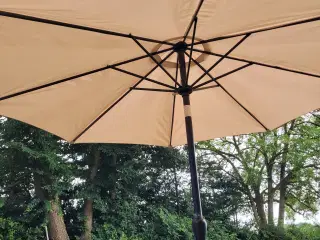 Fine parasoller ø 300 . 150kr 
