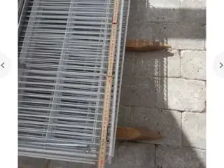 Vægophæng  reol  sælges 