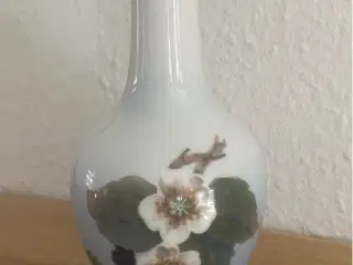 * Royal Copenhagen; Vase med brombær (288)