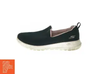 Go Walk Sketchers (str. 38)