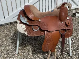 Cowboys sadle