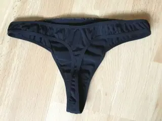 Ny sæt -  FLEUR BH 70 C + G trusse 36/38