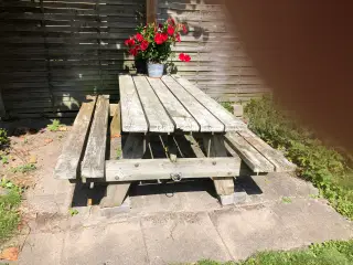  gratis havebord/bænk 