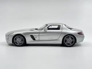 2010 Mercedes-Benz SLS 6,3 AMG Coupe - 1:18