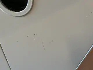 Skab og kommode sælges  