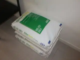 3 stk. sække med salt a. 25 kg.