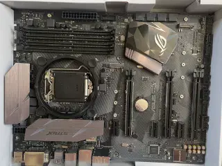Motherboard med cpu i7 7700