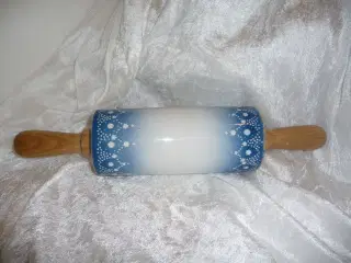 porcelæns kagerulle, med træ håndtag