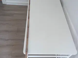  Hvidt Skrivebord
