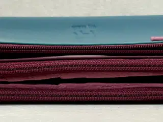 My Walit, pung og makeup-pung