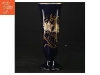Porcelænsvase med guldmotiv (str. 18 cm)