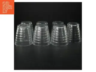 Glas med rillet design (str. H 8,5 cm, ø 8,5 cm)