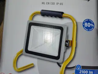 Brennenstuhl 30w LED arbejdslampe på fod