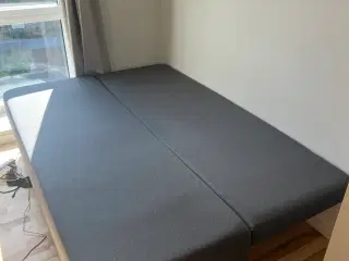 Sovesofa i grå