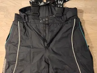 Sorte skibukser. Kvindemodel str s.