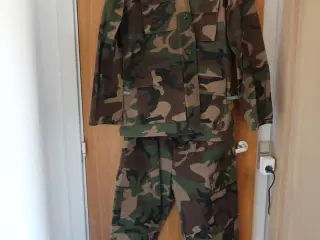 Camouflage tøj