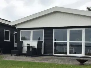 Vandkant sommerhus for 4 personer i Hejlsminde ved Lilleb�lt.