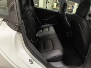 Tesla Model 3  Performance AWD