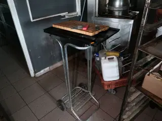 Skraldespandsstativ m.m.
