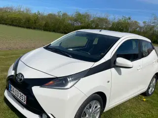 Driftsikker og billig kørende Aygo sælges