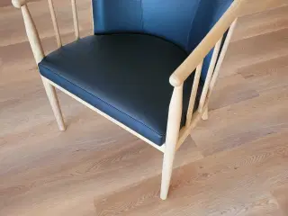 NY tremmestol EG, med læder