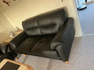 2 personers læder sofa. Hent selv. Gratis