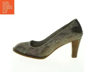 Sofie Schnoor Slangeprint pumps (str. 39)