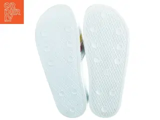 Slides med stripes fra Cocio (str. 39)