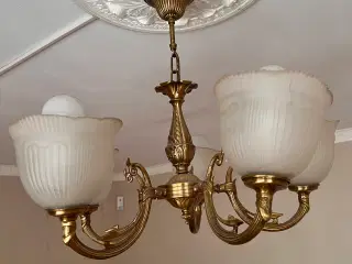 Flot og stilren loftlampe sælges