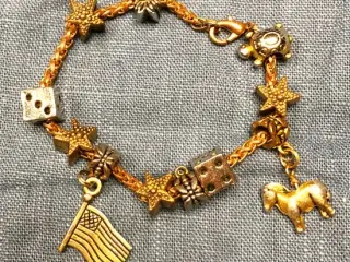 Charm-armbånd. Armbånd med forskellige led.