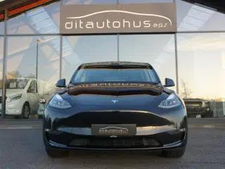 Tesla Model Y  Long Range AWD