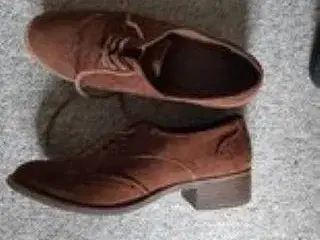Brune sko