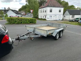 Nysynet Variant 2000kg maskintrailer med tip