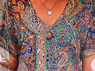 V-hals Batwing-ærme Paisley Print Bluse