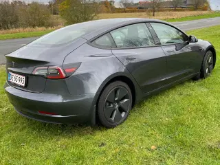 Tesla model 3 sr +