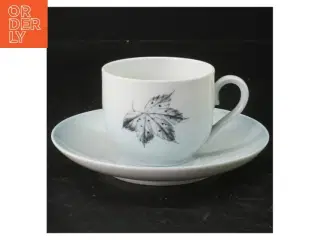 Kaffeservice i porcelæn med blade design fra B&G (str. Tallerkener 14 cm i diameter. krus, 7 cm i diameter)