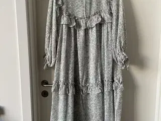 Stella Nova flæsekjole