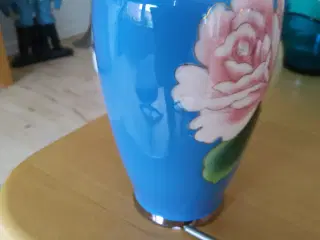 Porcelæn vase med blomster 
