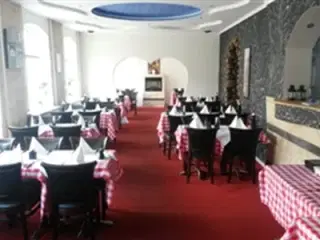 NEDSAT Komplet restaurant klar til opstart. Udlejes