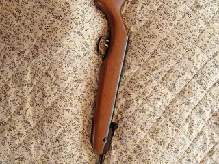 Weihrauch hw30s med Hawke optik.