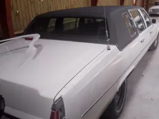 Limo cadillac