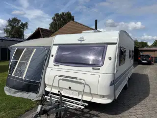 Fin ældre campingvogn 