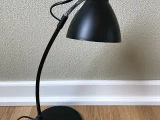 Sort bordlampe