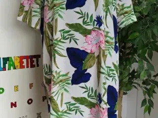 Kjole. Only. Medium/38