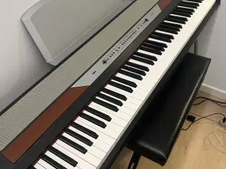 Elektronisk piano sælges